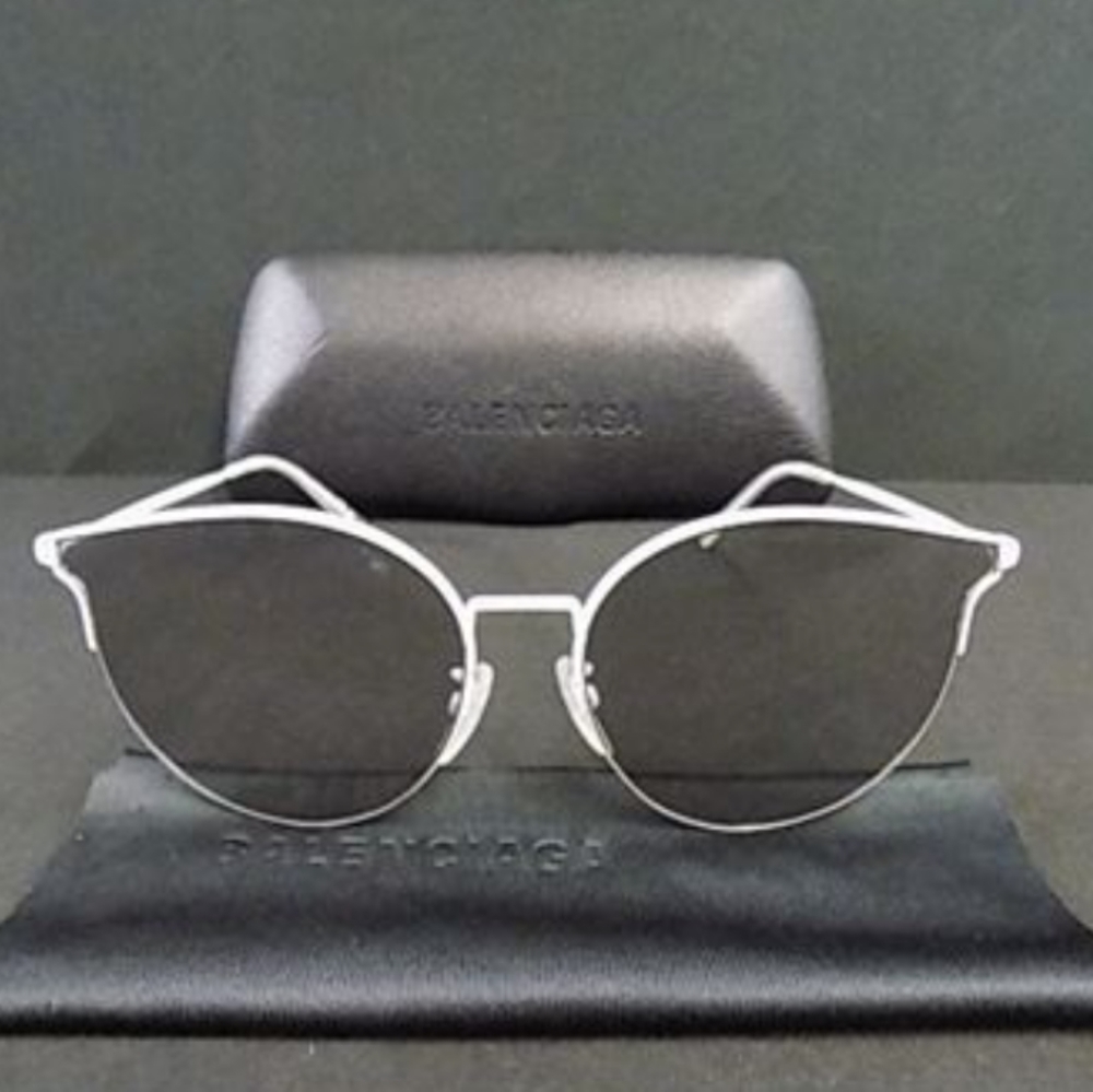 Balenciaga Logo Print Cat Eye Sunglasses BB0021SK - Picture 2 of 16